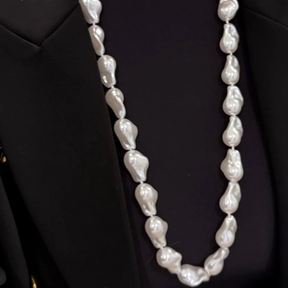 ChanSuttPearls- “Julia Necklace” Elegant White Pearl Necklace - Picture 2 of 4